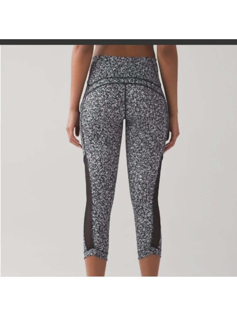 Lululemon Sole Training Crop Daisy Dust Alpine White Black / Black